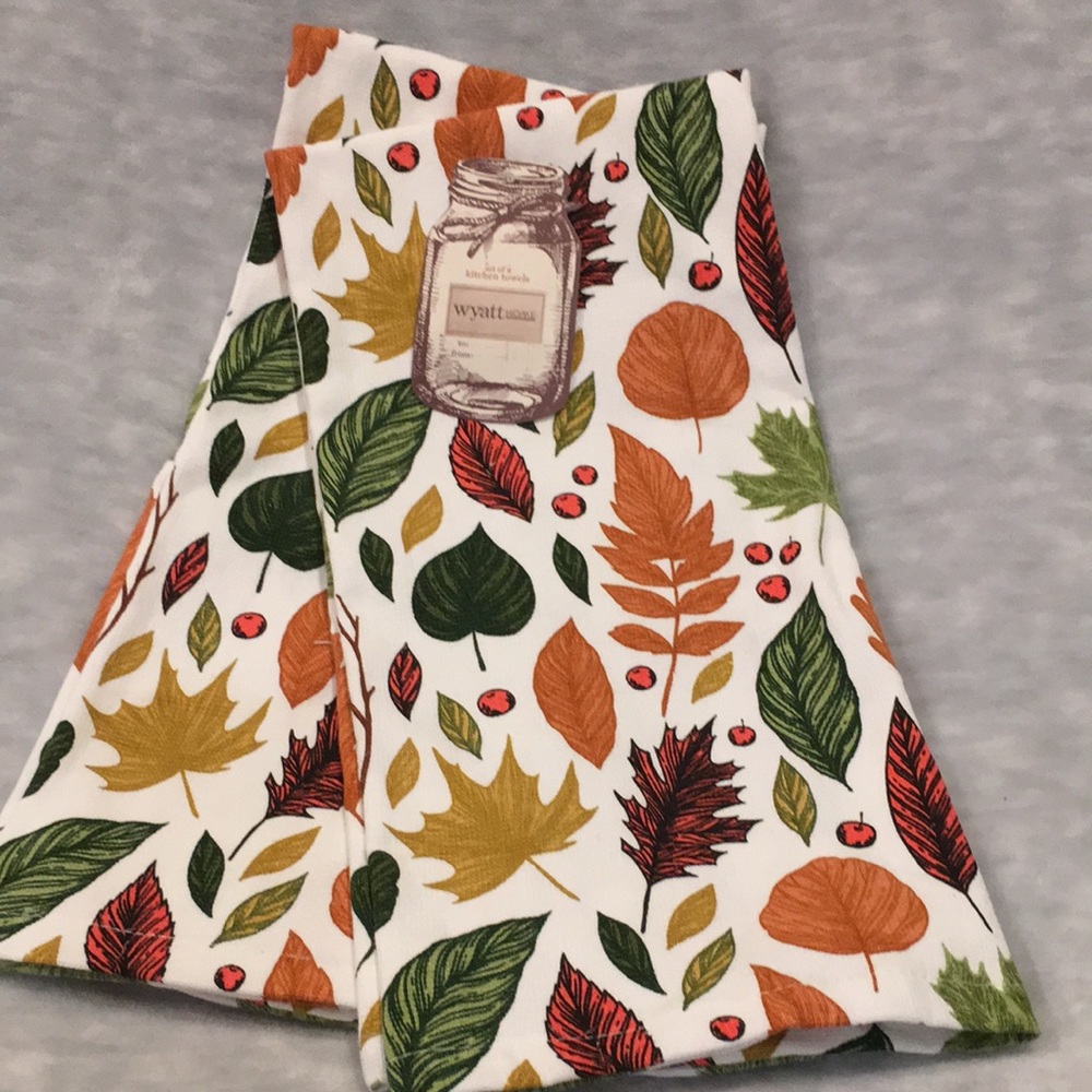Fall Leaves Autumn Kitchen Towels Set of Two NWT Wyatt Home Cotton 16x26”